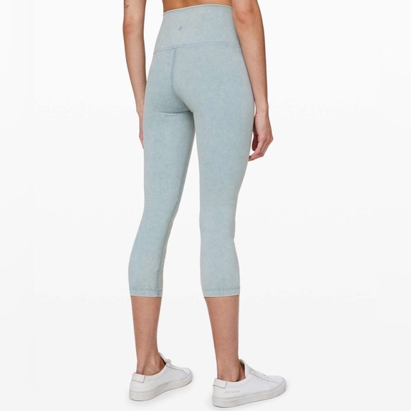 SOLD Lululemon Wunder Under High-Rise Crop Snow Washed 21" in Washed Chambray - Picture 2 of 8